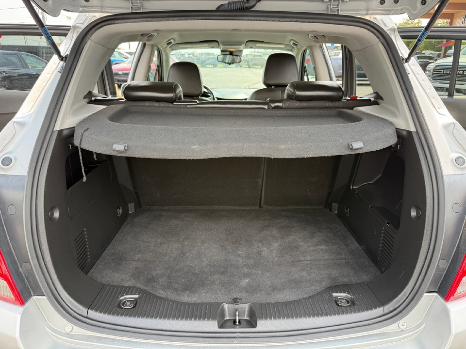Used 2017 Chevrolet Trax LT w/ LT Convenience Package AWD/4WD image 29