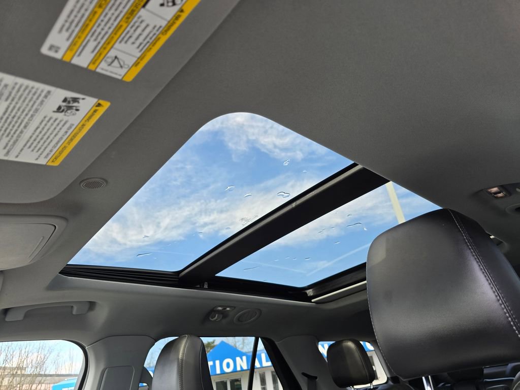 Used 2022 Ford Explorer XLT w/ Equipment Group 202A image 20