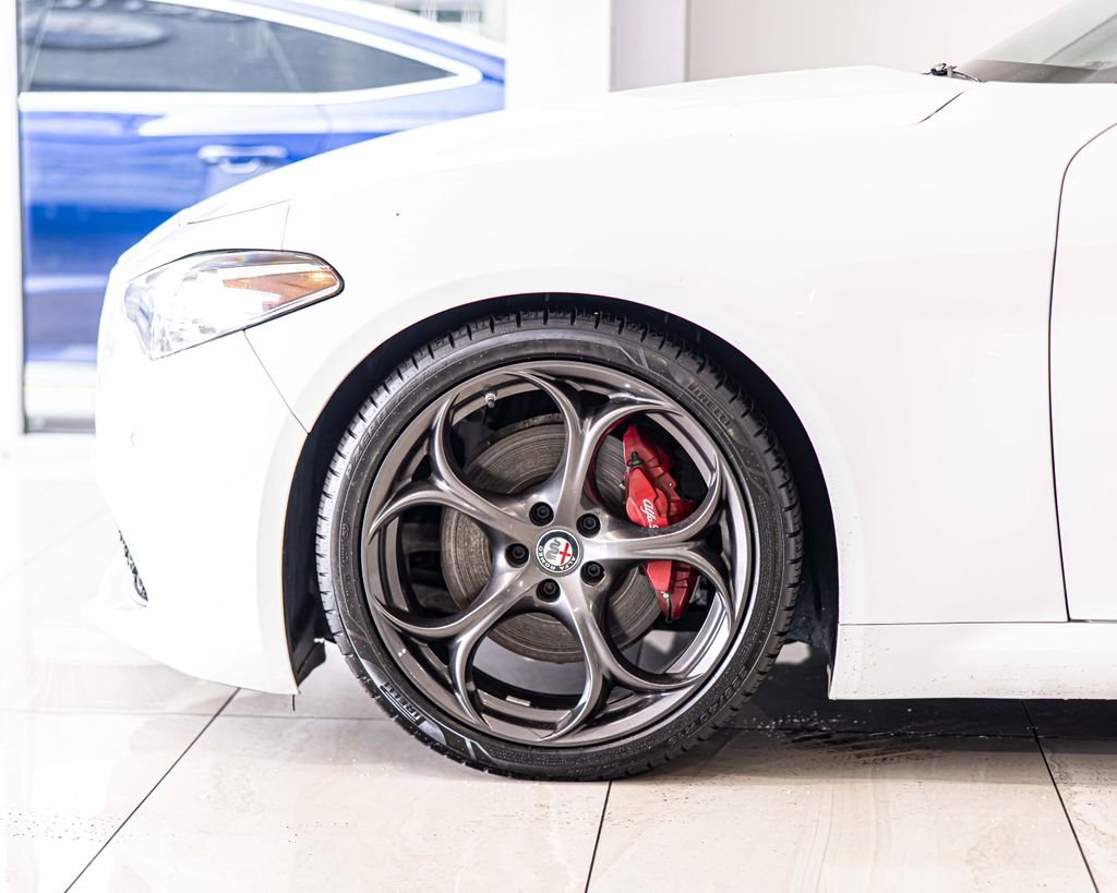 Used 2019 Alfa Romeo Giulia Ti Sport w/ Quick Order Package 22U Sport image 8