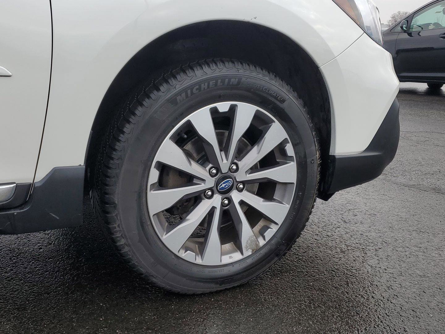 Used 2018 Subaru Outback 3.6R Touring w/ Popular Package #3 image 9