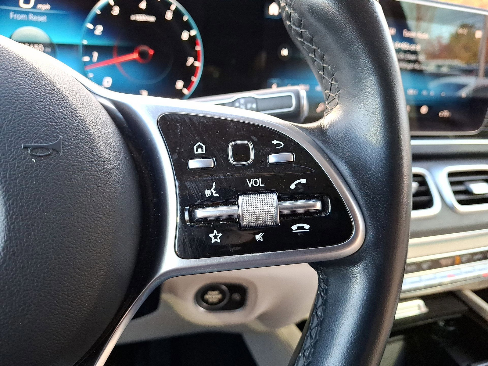 Used 2022 Mercedes-Benz GLE 350 4matic image 18