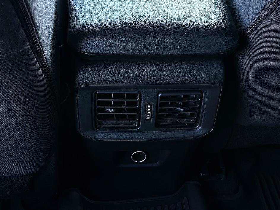 Used 2023 Toyota RAV4 LE AWD/4WD image 8