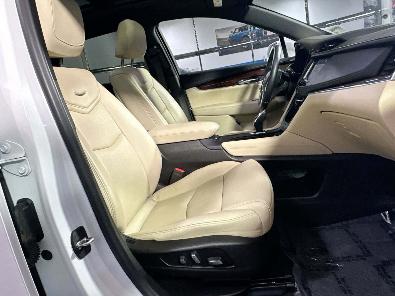 Used 2019 Cadillac XT5 Luxury image 37