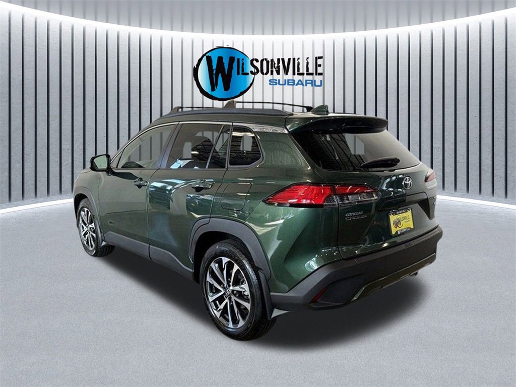 Used 2024 Toyota Corolla Cross XLE image 8