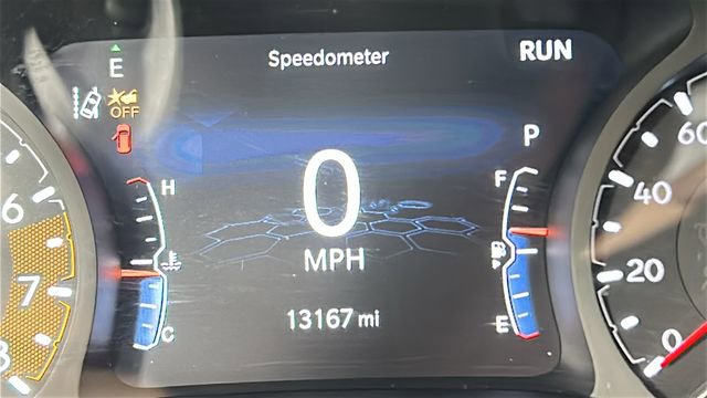 Used 2024 Jeep Compass Latitude w/ Sun and Sound Group AWD/4WD image 19