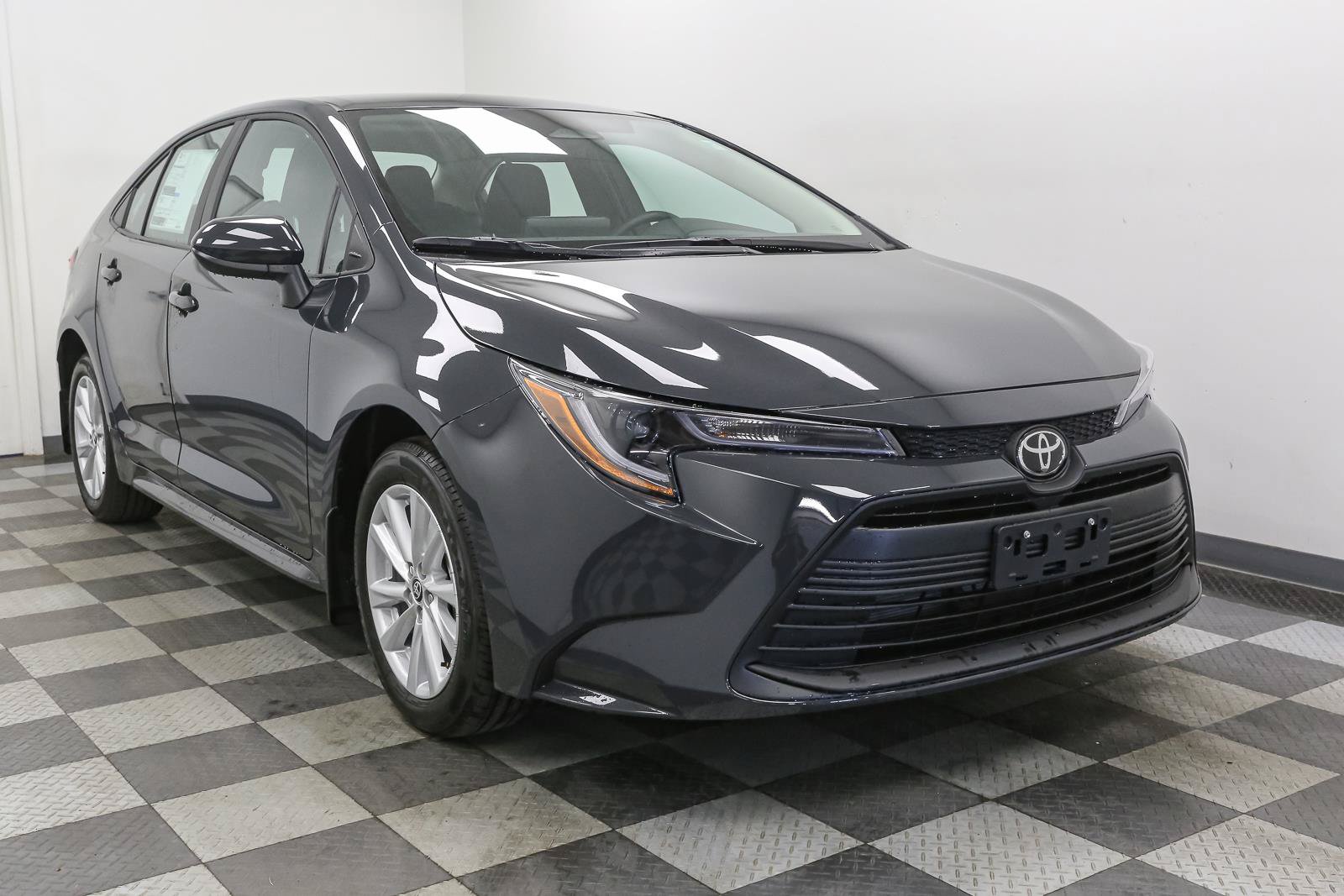 New 2026 Toyota Corolla LE FWD image 2