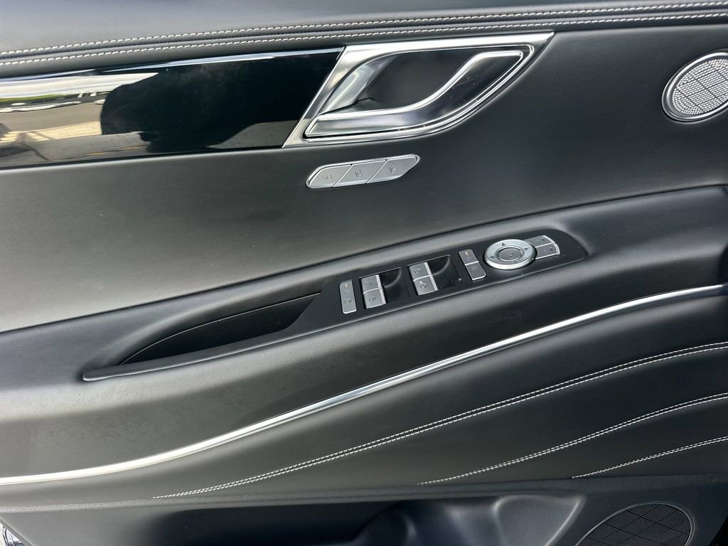 Used 2025 Genesis GV80 2.5T Standard image 12