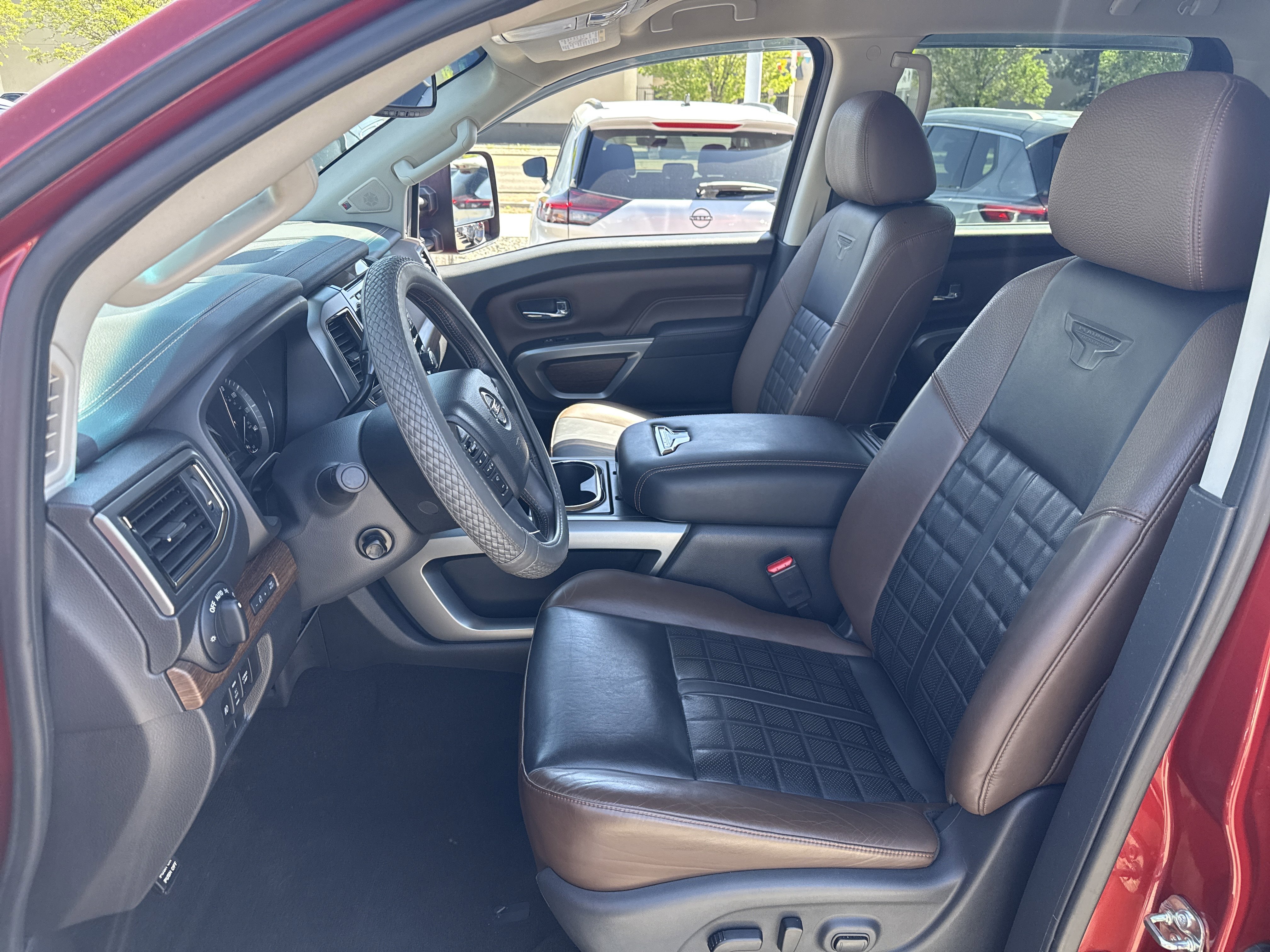 Used 2018 Nissan Titan Platinum Reserve w/ Platinum Utility Package AWD/4WD image 33