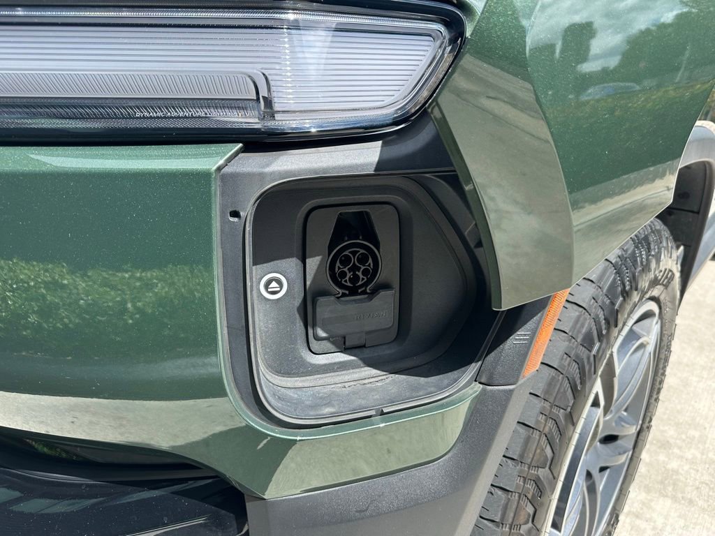 Used 2025 Rivian R1S Adventure image 37