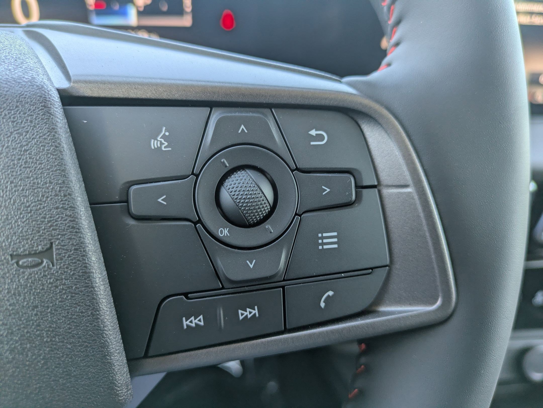 New 2026 Nissan Sentra SR w/ SR Premium Package FWD image 17
