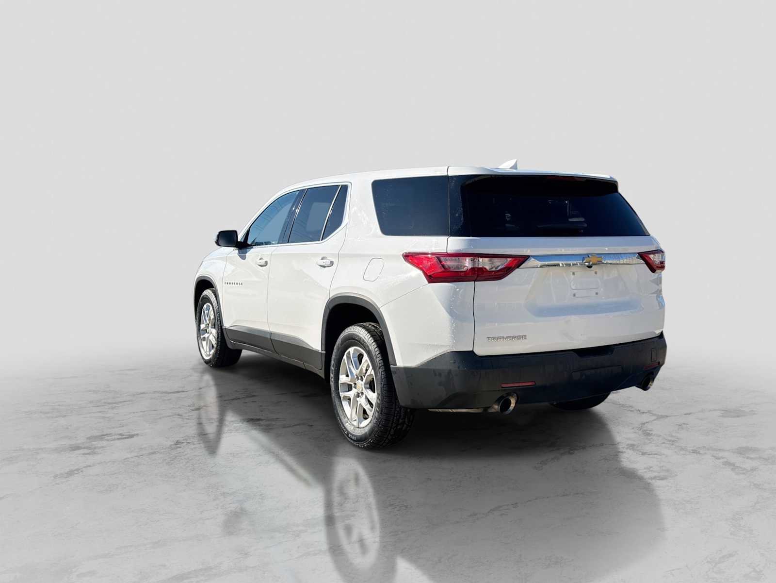 Used 2018 Chevrolet Traverse LS w/ LPO, Floor Liner Package FWD image 4