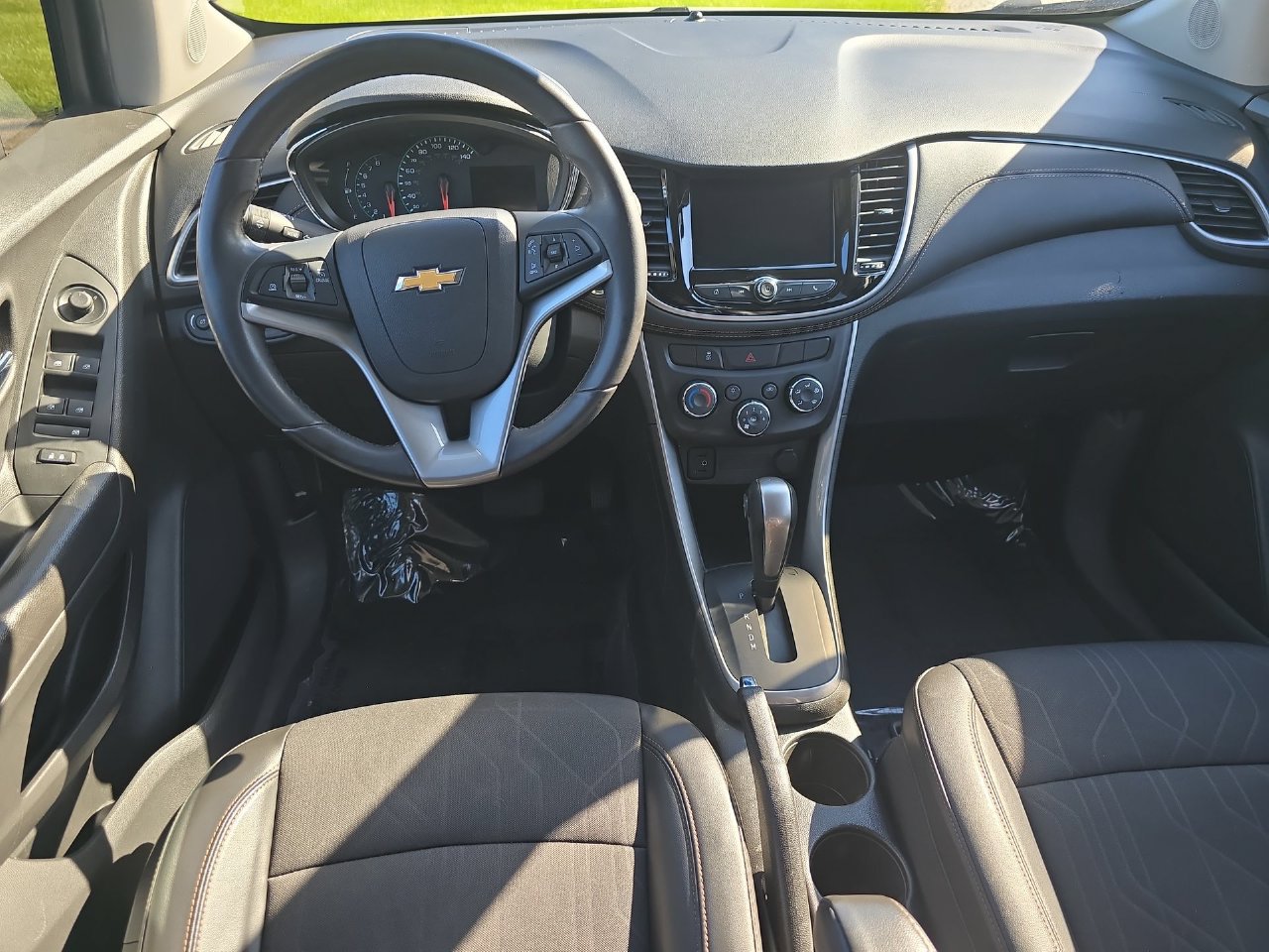 Certified 2021 Chevrolet Trax LT w/ Redline Edition AWD/4WD image 12