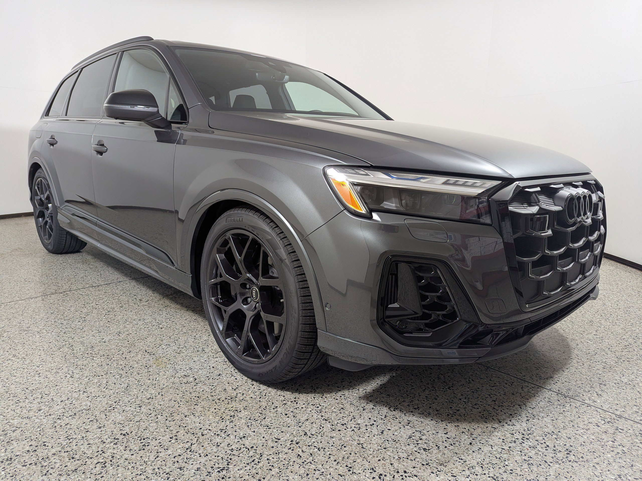 New 2025 Audi SQ7 Prestige image 1