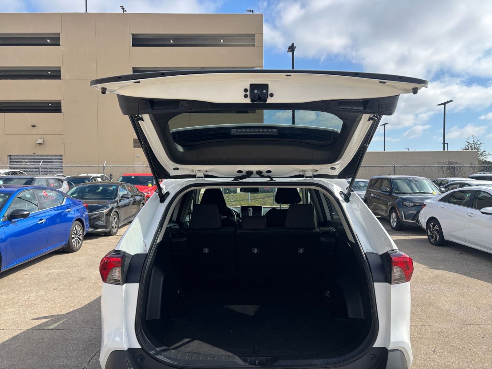 Used 2025 Toyota RAV4 LE image 29