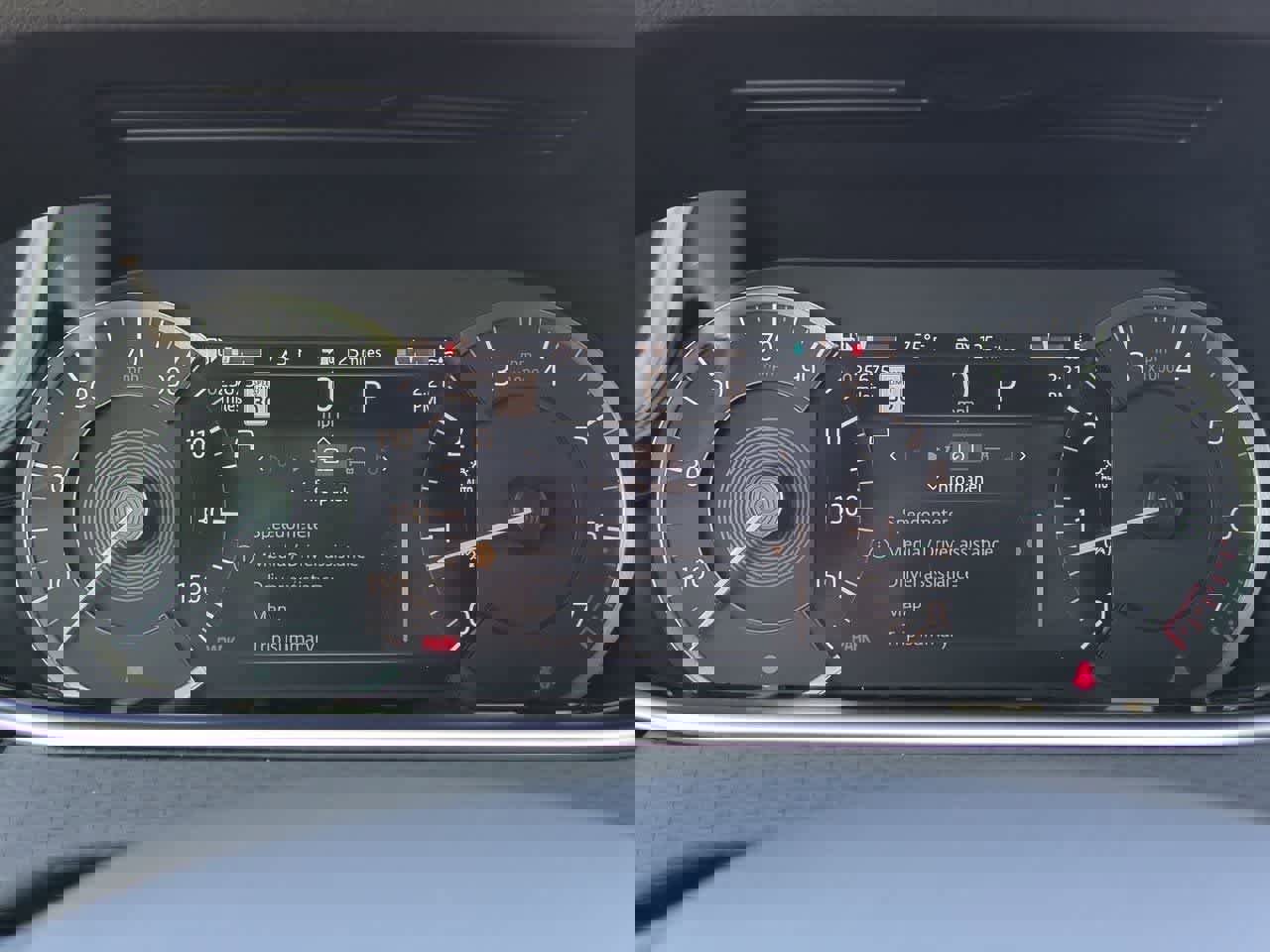 Used 2023 Land Rover Range Rover Evoque S image 32