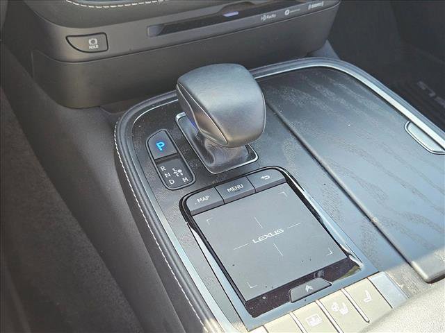 Used 2022 Lexus LS 500 w/ Cold Weather Package (CK) RWD image 12