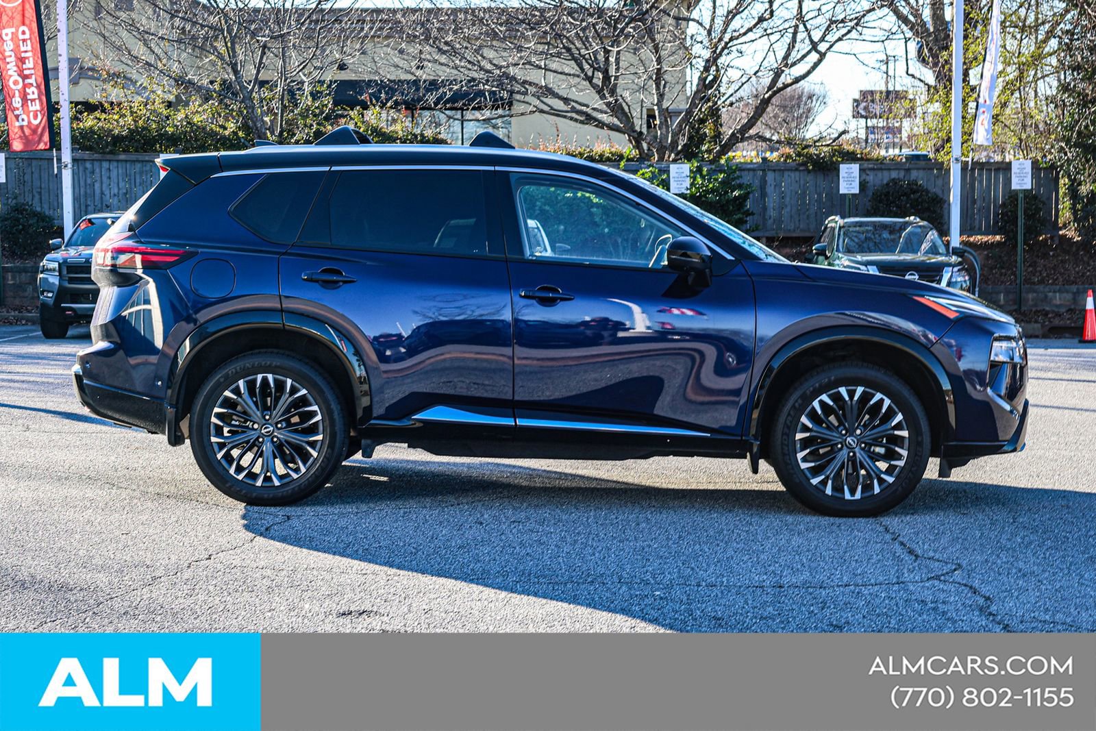 Used 2025 Nissan Rogue Platinum FWD image 11