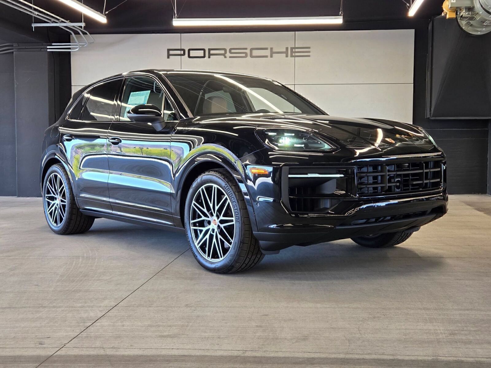 Certified 2026 Porsche Cayenne AWD/4WD image 27
