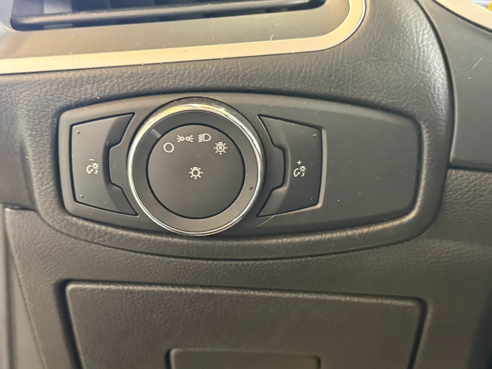 Used 2017 Ford Edge SEL w/ Equipment Group 201A FWD image 22
