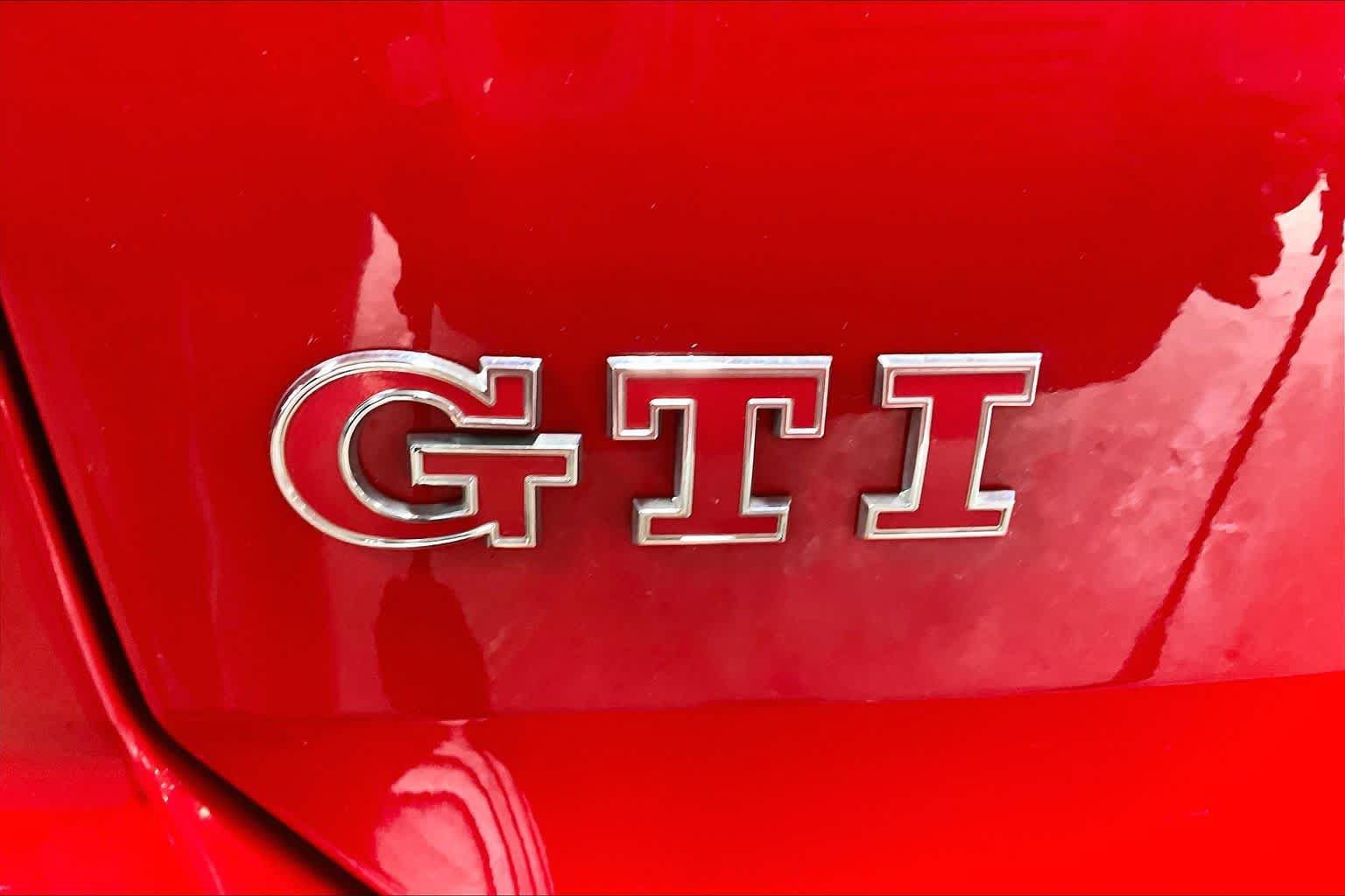 Used 2017 Volkswagen GTI Sport FWD image 30