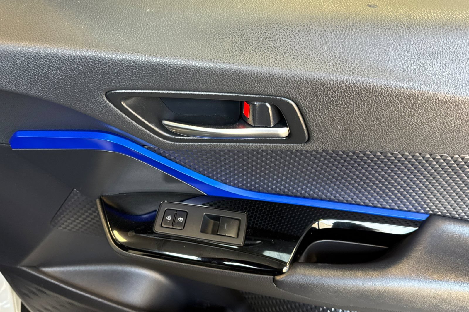 Certified 2021 Toyota C-HR XLE FWD image 23