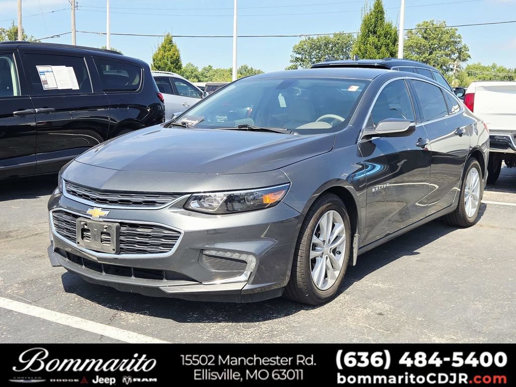 Used 2017 Chevrolet Malibu LT FWD image 1