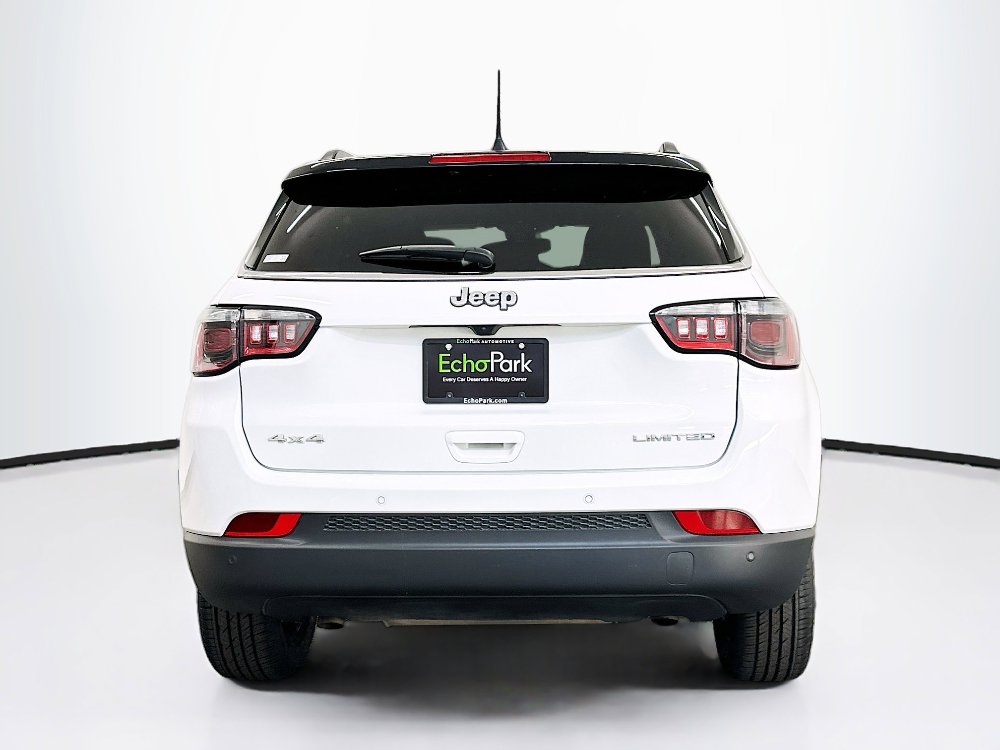 Used 2025 Jeep Compass Limited image 7