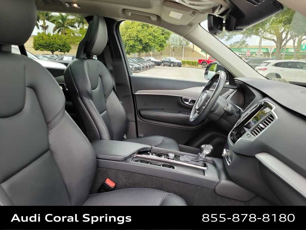 Used 2021 Volvo XC90 T5 Momentum w/ Protection Package Premier image 22