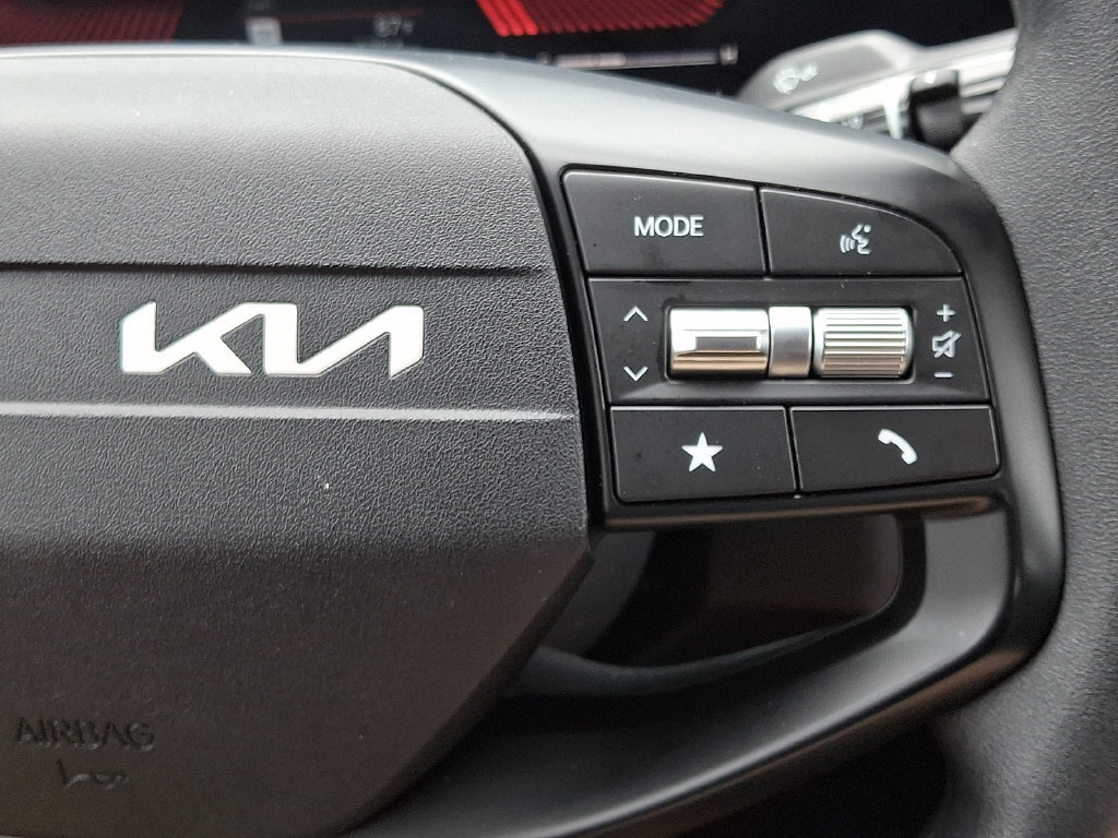 Certified 2025 Kia K4 FWD image 21