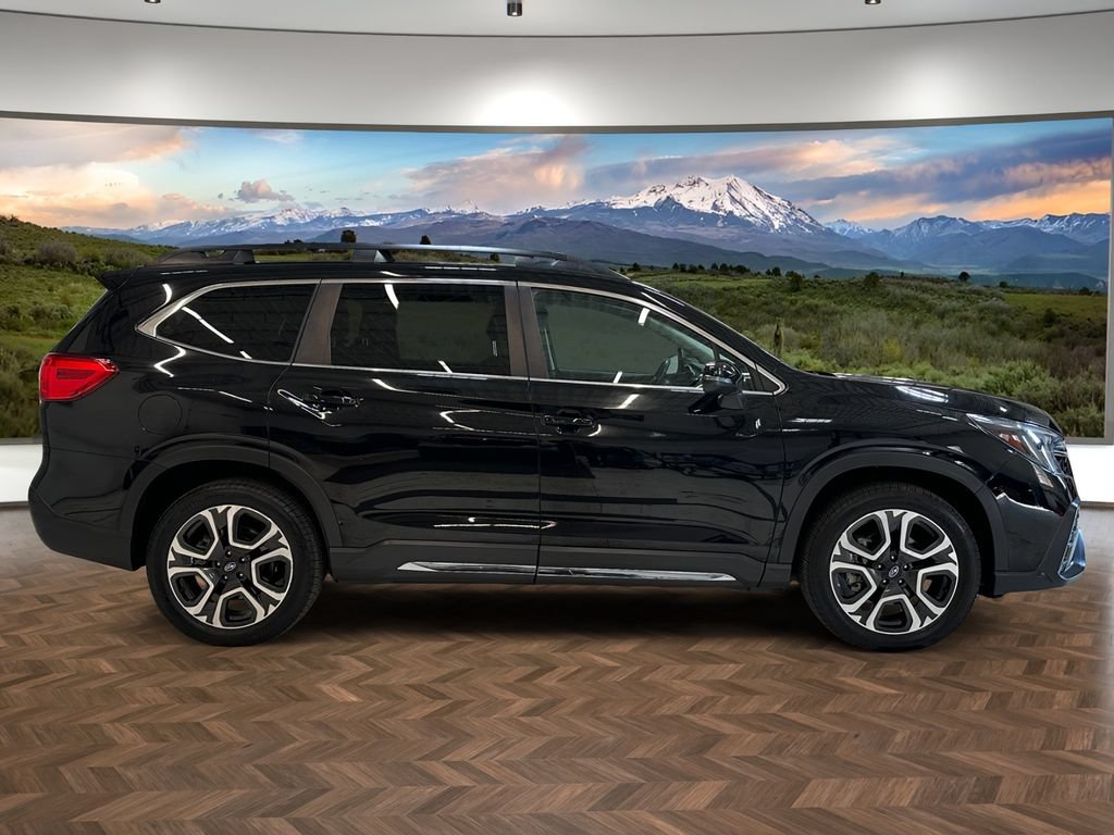Used 2023 Subaru Ascent Limited AWD/4WD image 2