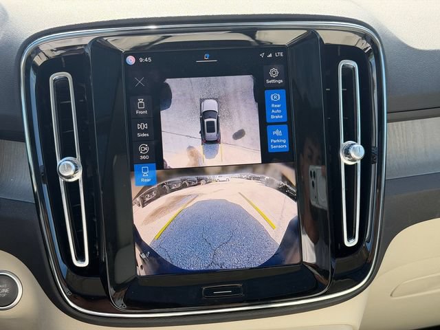 Certified 2024 Volvo XC40 B5 Plus w/ Protection Package AWD/4WD image 24