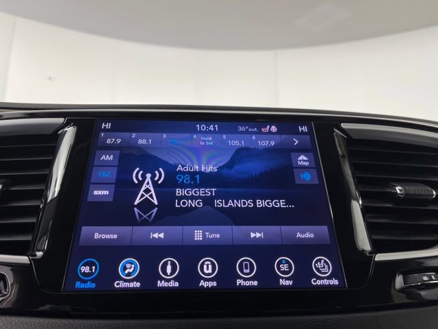 Used 2019 Chrysler Pacifica Touring-L image 26