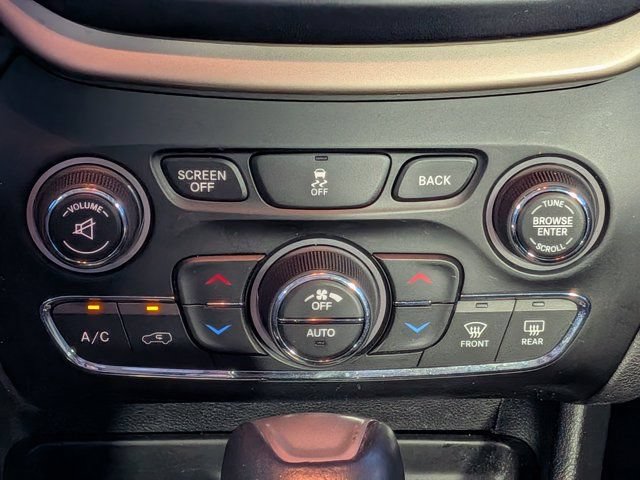 Used 2014 Jeep Cherokee Limited w/ Technology Group FWD image 18