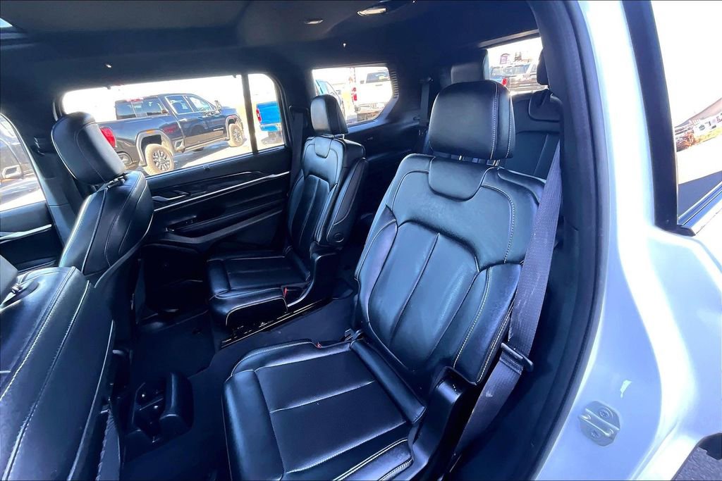 Used 2024 Jeep Grand Cherokee L Limited w/ Luxury Tech Group II image 26