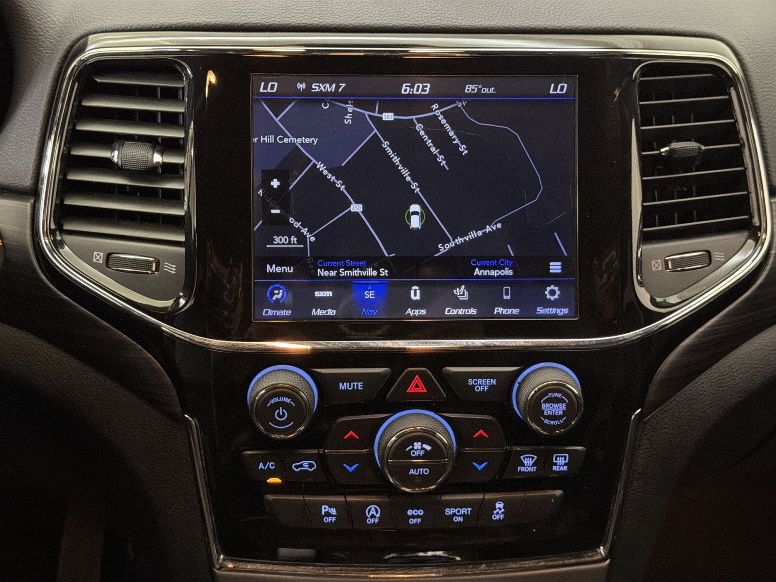 Used 2020 Jeep Grand Cherokee Altitude RWD image 21