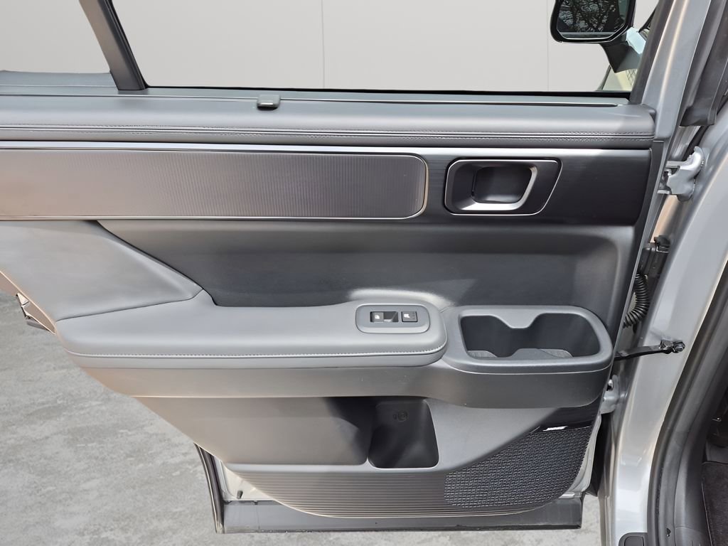 Used 2025 Hyundai Santa Fe Calligraphy image 17