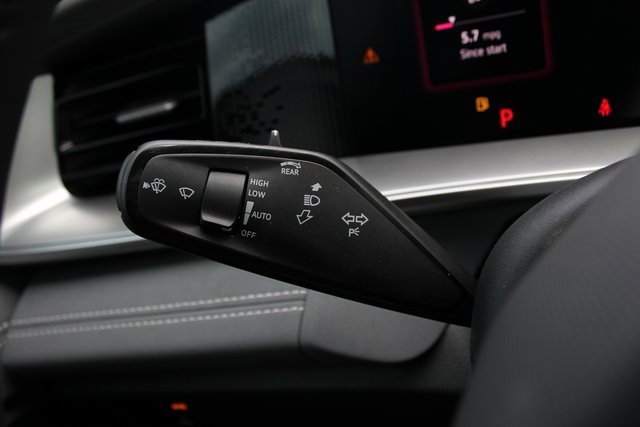 New 2025 Volkswagen Tiguan SE R-Line image 13