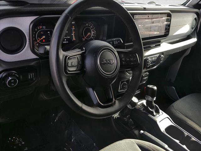 Used 2024 Jeep Gladiator Sport image 11