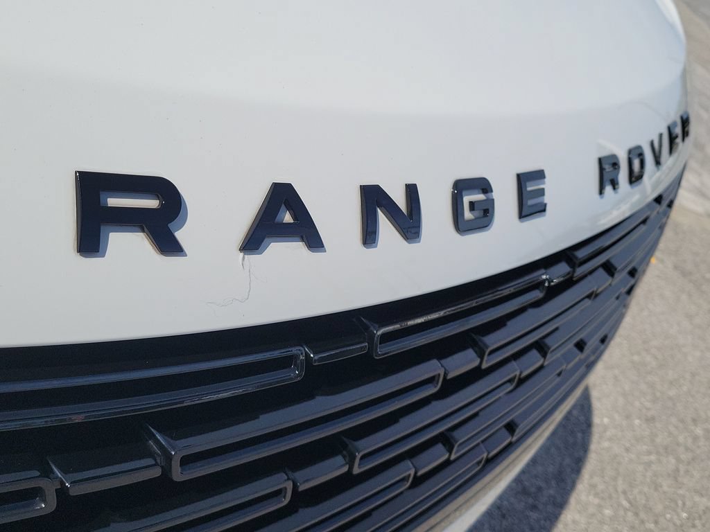 Used 2025 Land Rover Range Rover Long Wheelbase SE AWD/4WD image 9