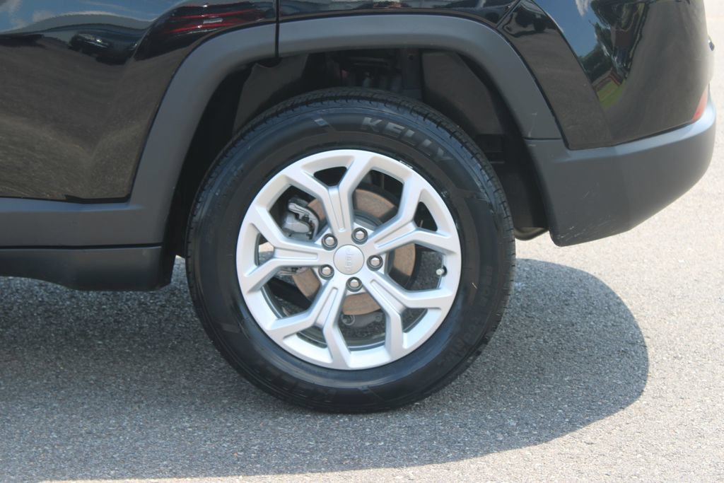 Used 2024 Jeep Compass Sport AWD/4WD image 18