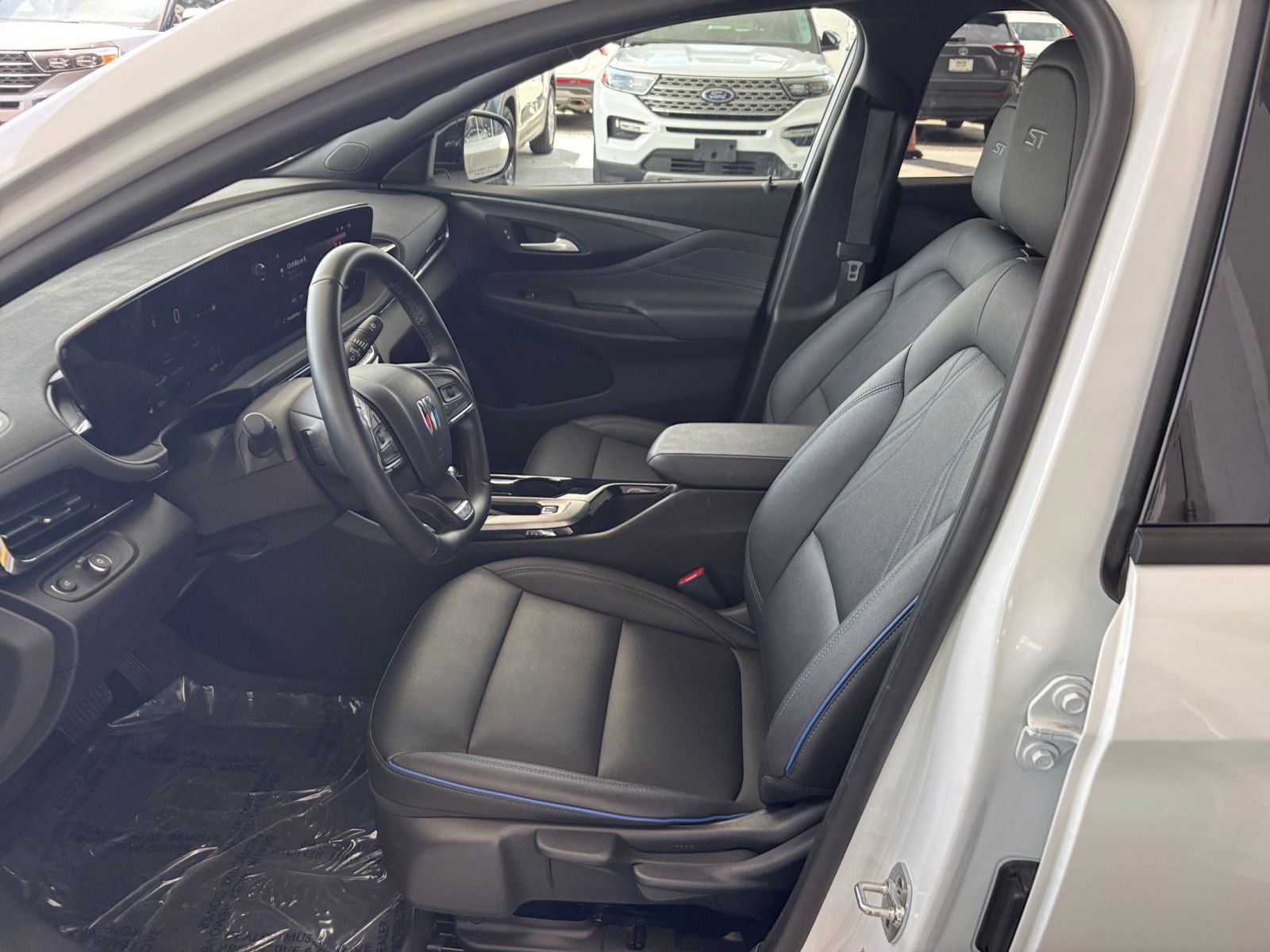 Used 2025 Buick Envista Sport Touring image 27