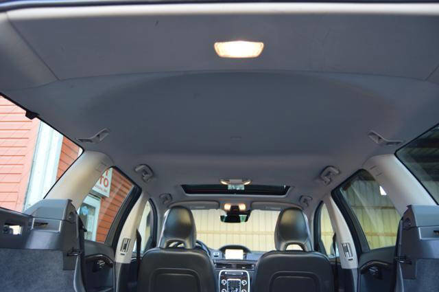 Used 2016 Volvo XC70 T5 Premier w/ Proximity Package image 40