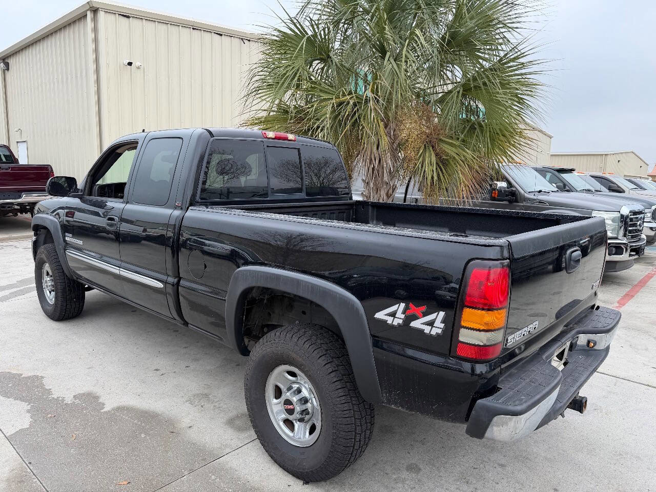 Used 2007 GMC Sierra 2500 SLE w/ Heavy-Duty Power Package image 10