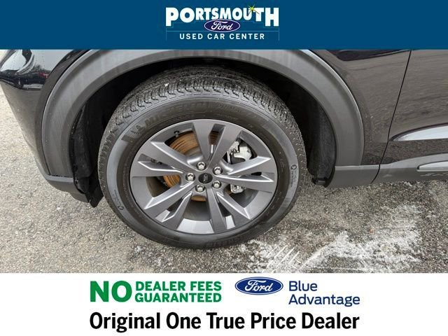 Used 2022 Ford Explorer XLT w/ Equipment Group 202A image 33