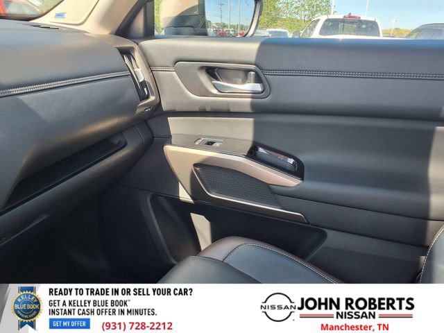 Used 2024 Nissan Pathfinder Platinum FWD image 8