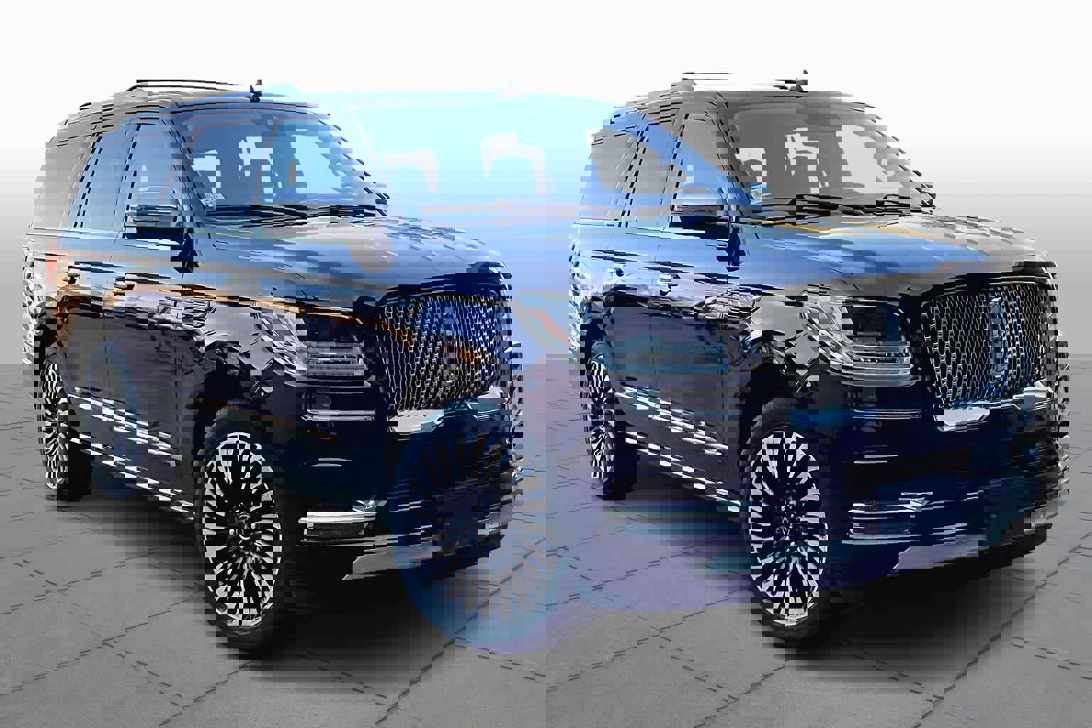 Used 2019 Lincoln Navigator L Black Label w/ Cargo Package image 2