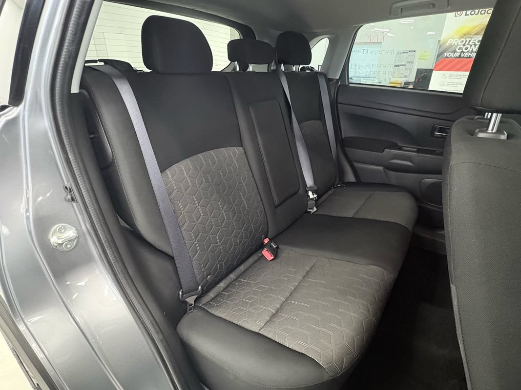 Used 2026 Mitsubishi Outlander Sport LE AWD/4WD image 24