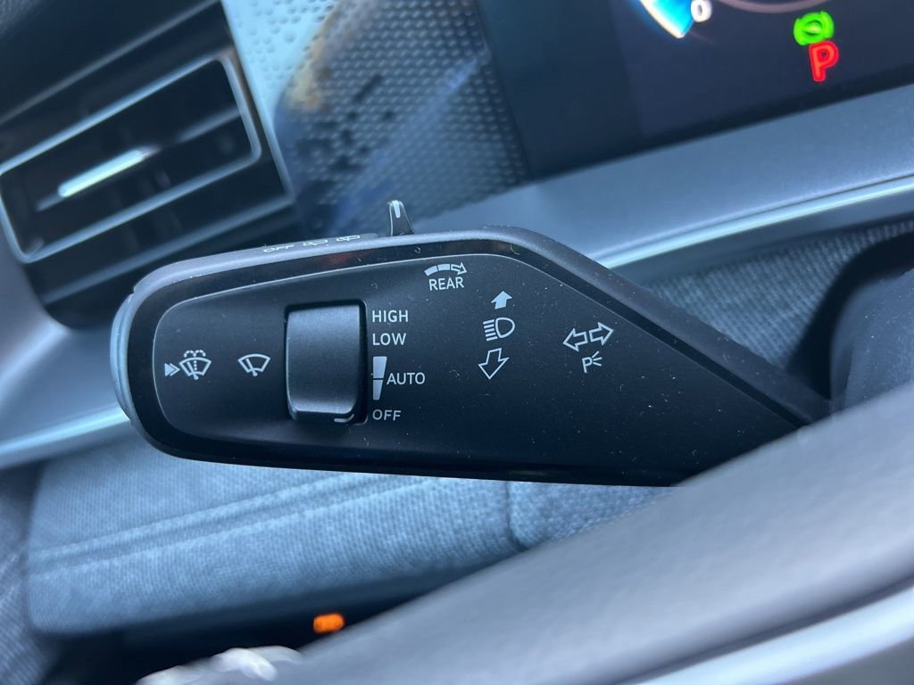 Used 2025 Volkswagen Tiguan S image 27