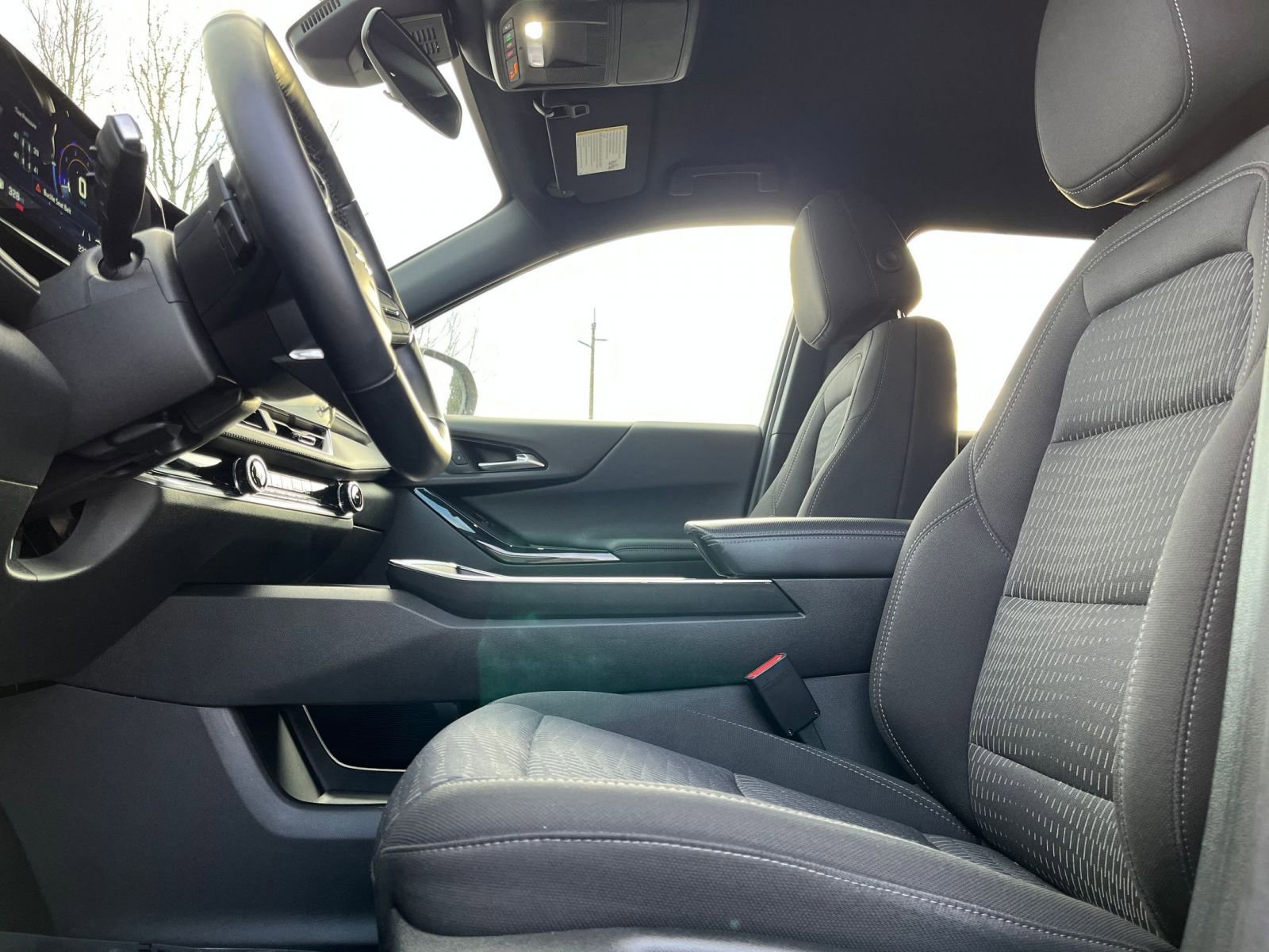 Used 2025 Chevrolet Equinox LT image 25