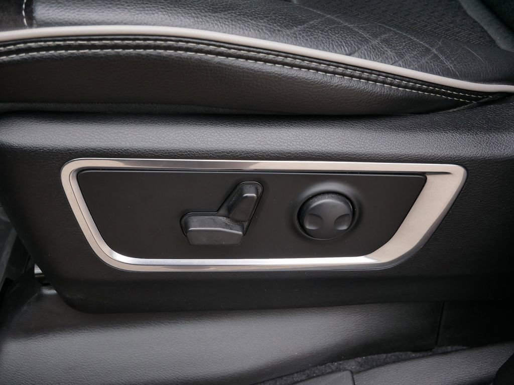 Used 2025 RAM 1500 Laramie image 6